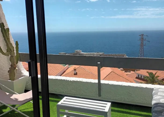 Modern Open-plan With Terrace And Sea View