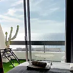 Modern Open-plan With Terrace And Sea View Appartement *