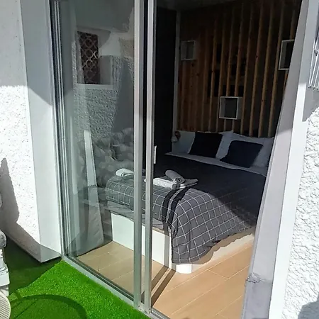 Modern Open-plan With Terrace And Sea View Lägenhet