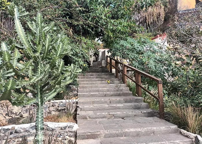 Modern Open-plan With Terrace And Sea View