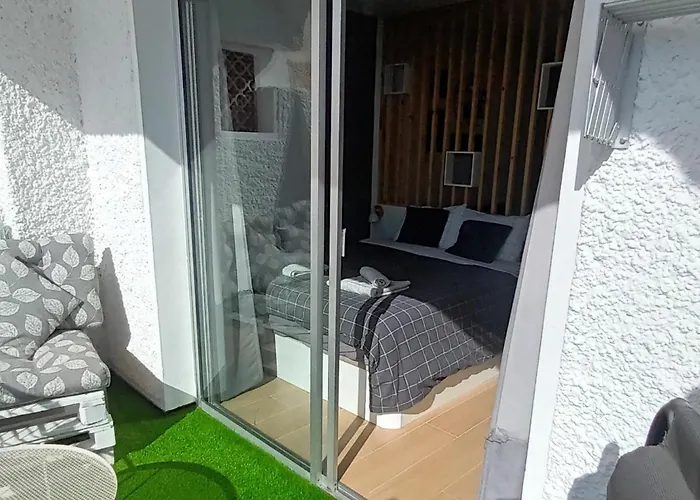 Modern Open-plan With Terrace And Sea View Διαμέρισμα