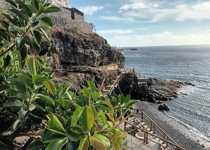 Modern Open-plan With Terrace And Sea View